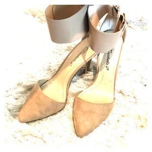 Tan Ankle Strap Pointed Toe 4” Heel 6.5